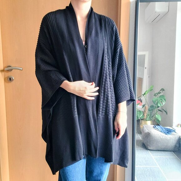 Lululemon Divinity Poncho *Woven Black Cardigan One Size Fits All - Picture 4 of 14